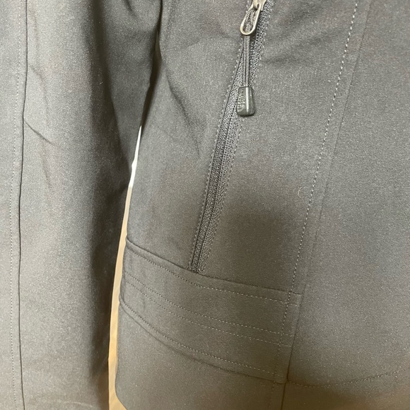 The North Face Women’s Lightweight Wind Resistant Jacket Small EUC - Picture 3 of 8